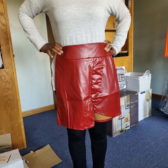 Skirt - Picture 1 of 2